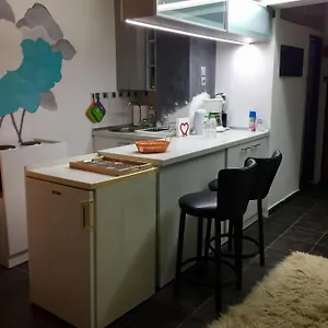 https://apt-esther-isimeriahomz.hotelschalkidiki.net
