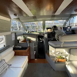 The Floating Bateau-hôtel